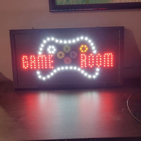 GAME ROOM Game Controller Light Up Flashing LED Sign - Picture 6 of 9